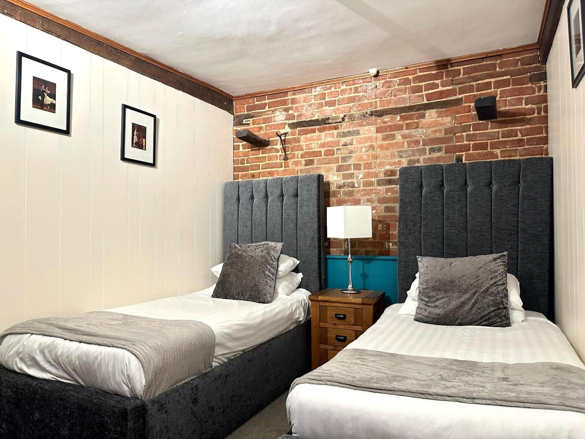 Scole Hotel